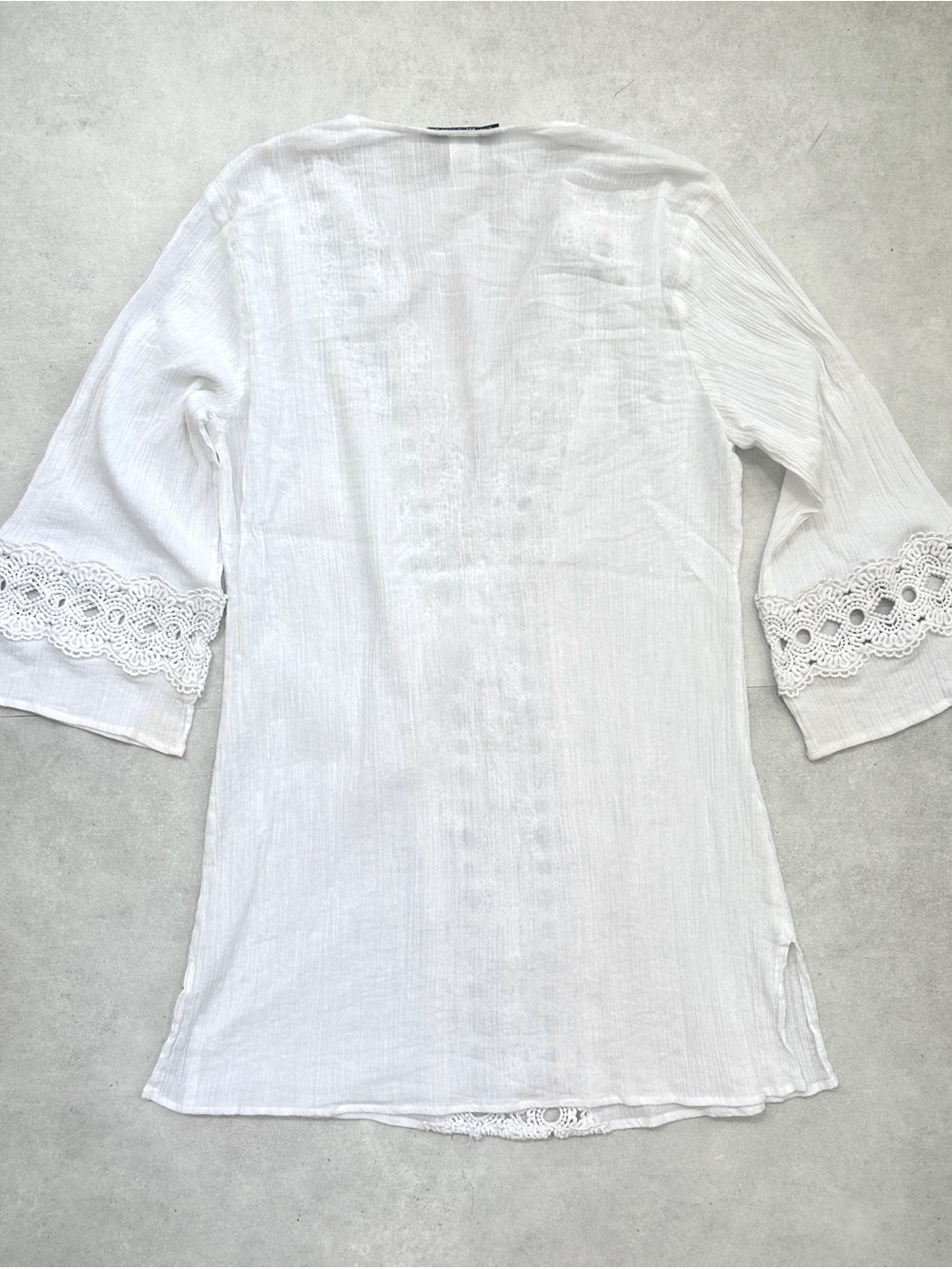 La Blanca White Crochet-Trim Cotton V-Neck Swim Coverup, Size M - Picture 4 of 12